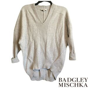 Badgley Mischka Women's Size XS Heather Grey Hi Low V Neck Sweater